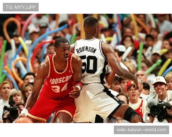 哈基姆·奥拉朱旺篮下强攻助火箭多次主导季后赛胜局