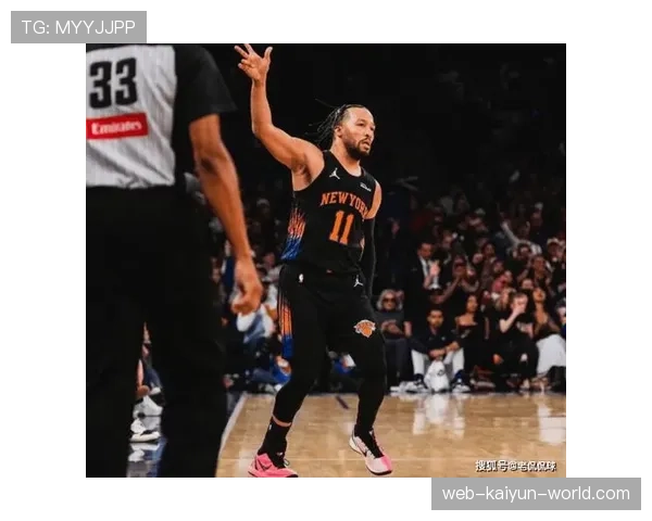 杰伦·布伦森突破得分效率超乔治，带动球队关键时刻拉开比分